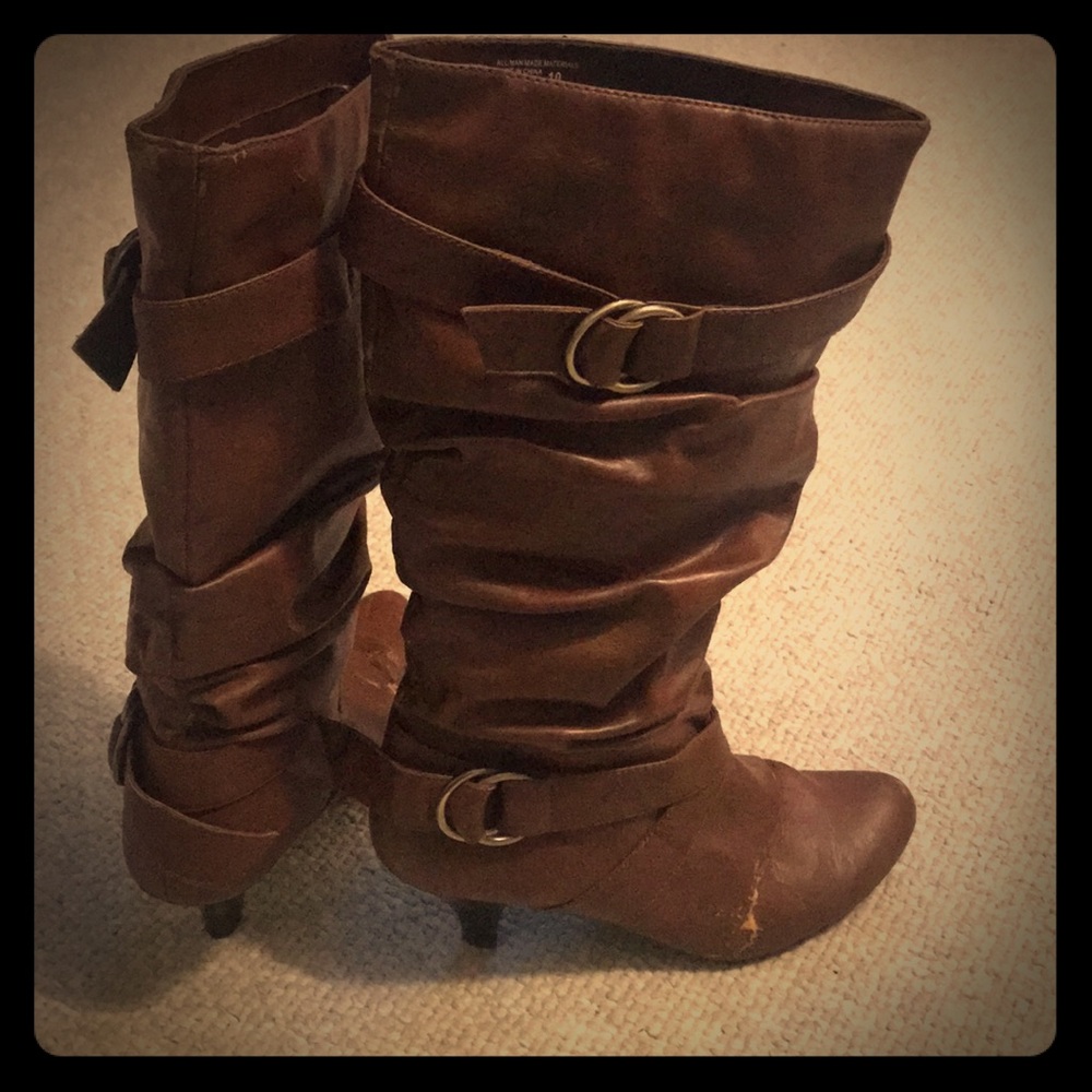 Kitten heel strapped boot